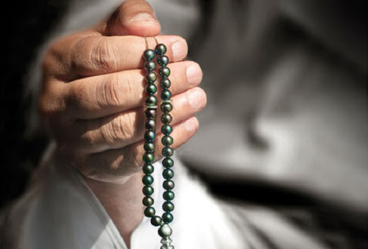 قیمت تسبیح شاه‌مقصود؛ 68 میلیون!