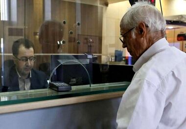 پرداخت وام ضروری بازنشستگان بلاتکلیف ماند
