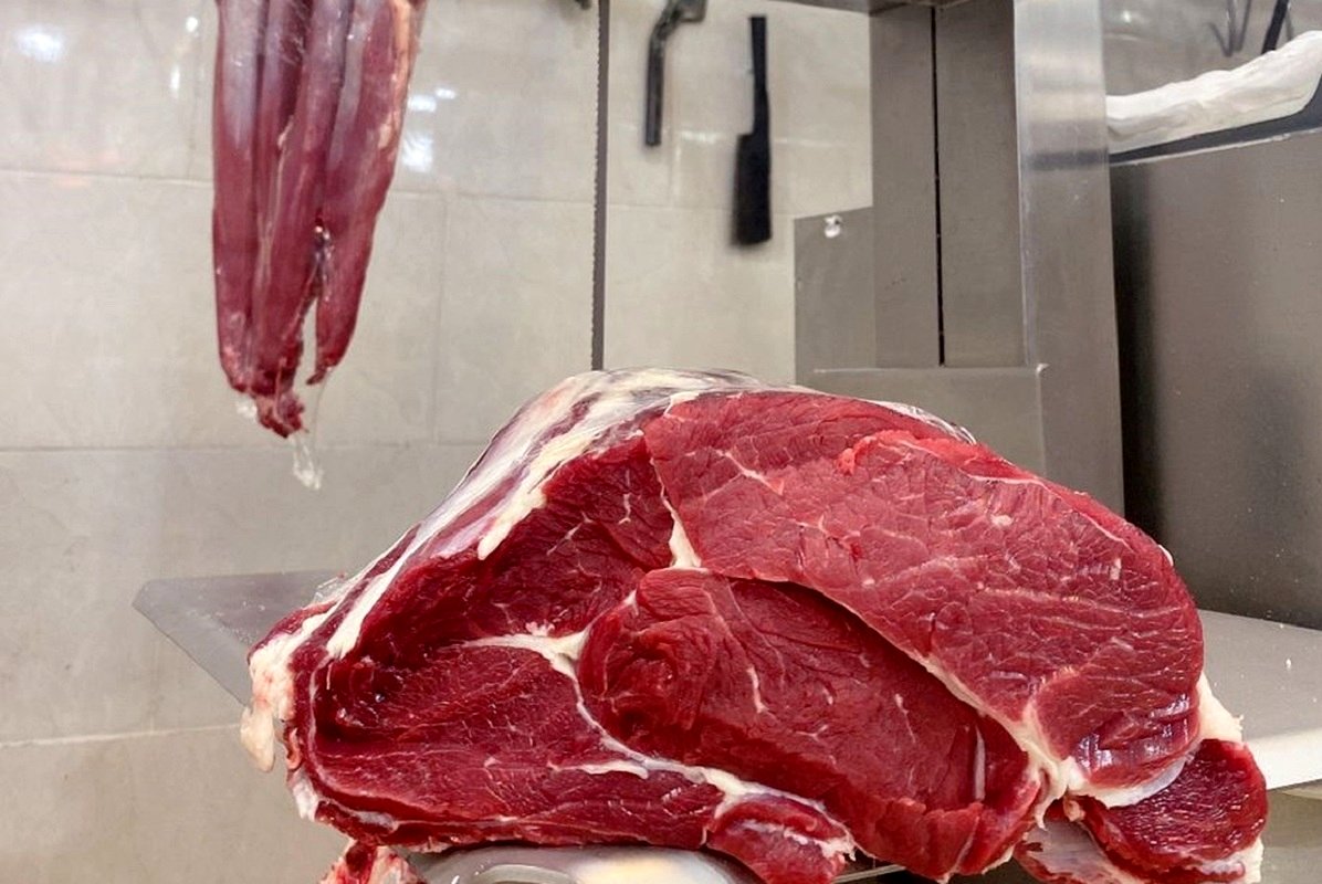 قیمت گوشت قرمز 17 اسفند 1403/ دنبه و ماهیچه گوسفندی چند؟