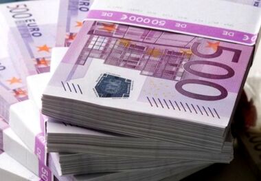 قیمت یورو دولتی امروز شنبه 13 مرداد بالا رفت