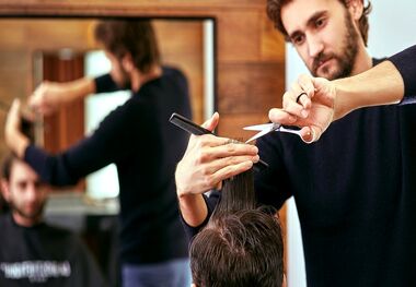 نرخ آرایشگاه مردانه شهریور 1403/ کوتاهی ریش صورت 50 تومان