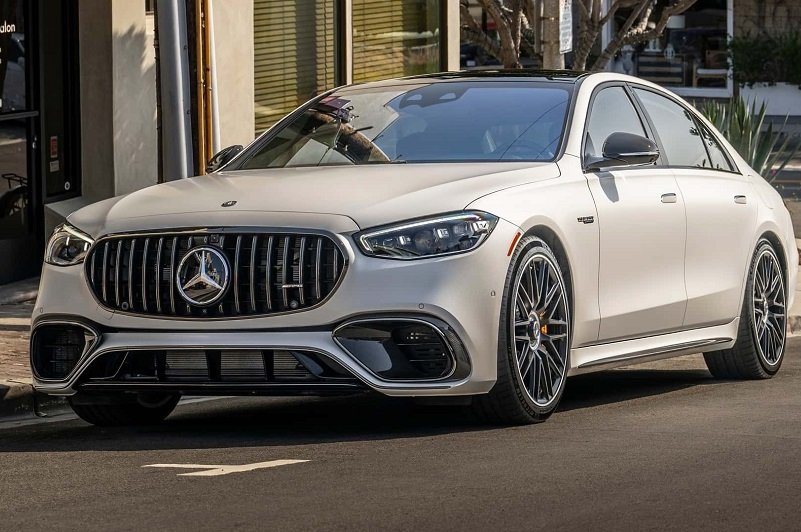 رونمایی از نسخه چینی مرسدس بنز و رولزرویس؛ ارزانتر از پراید!