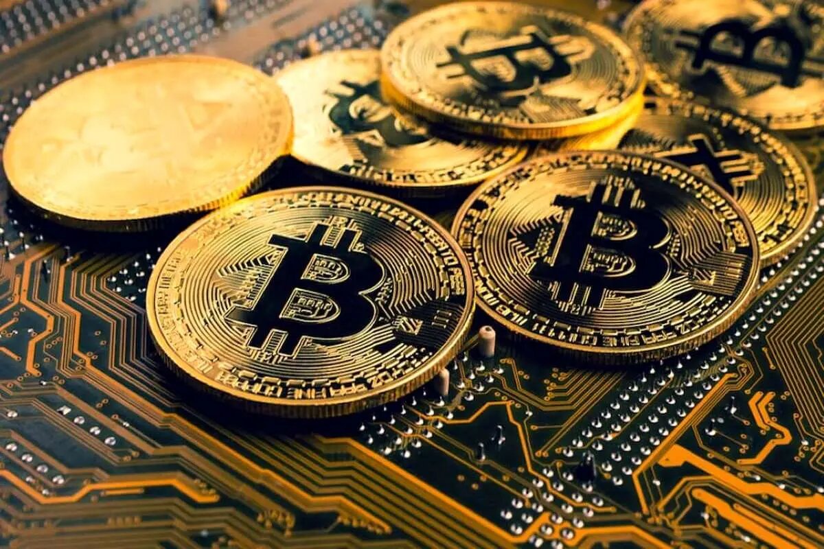 قیمت بیت‌کوین‌ به پایین‌ترین سطح چهار ماهه رسید