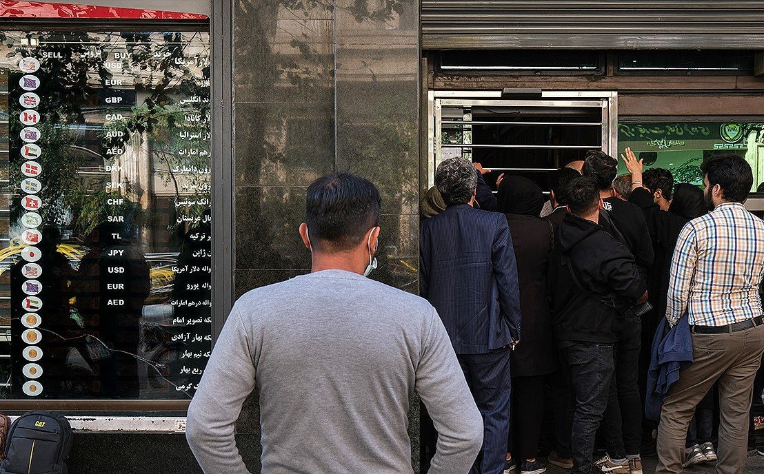 صف پر حاشیه خرید ارز مسافرتی
