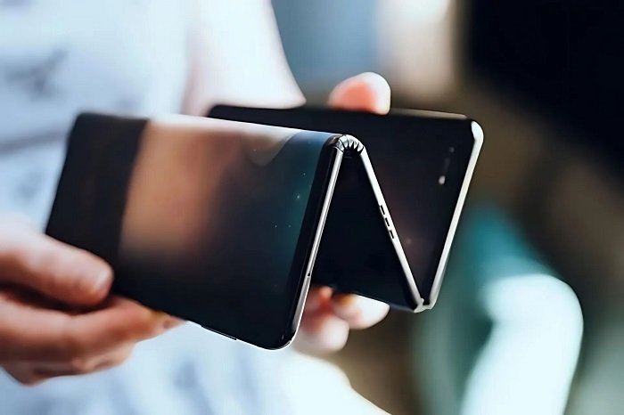 نقشه جدید سامسونگ برای بازار موبایل؛ منتظر گوشی سهتاشو باشیم
