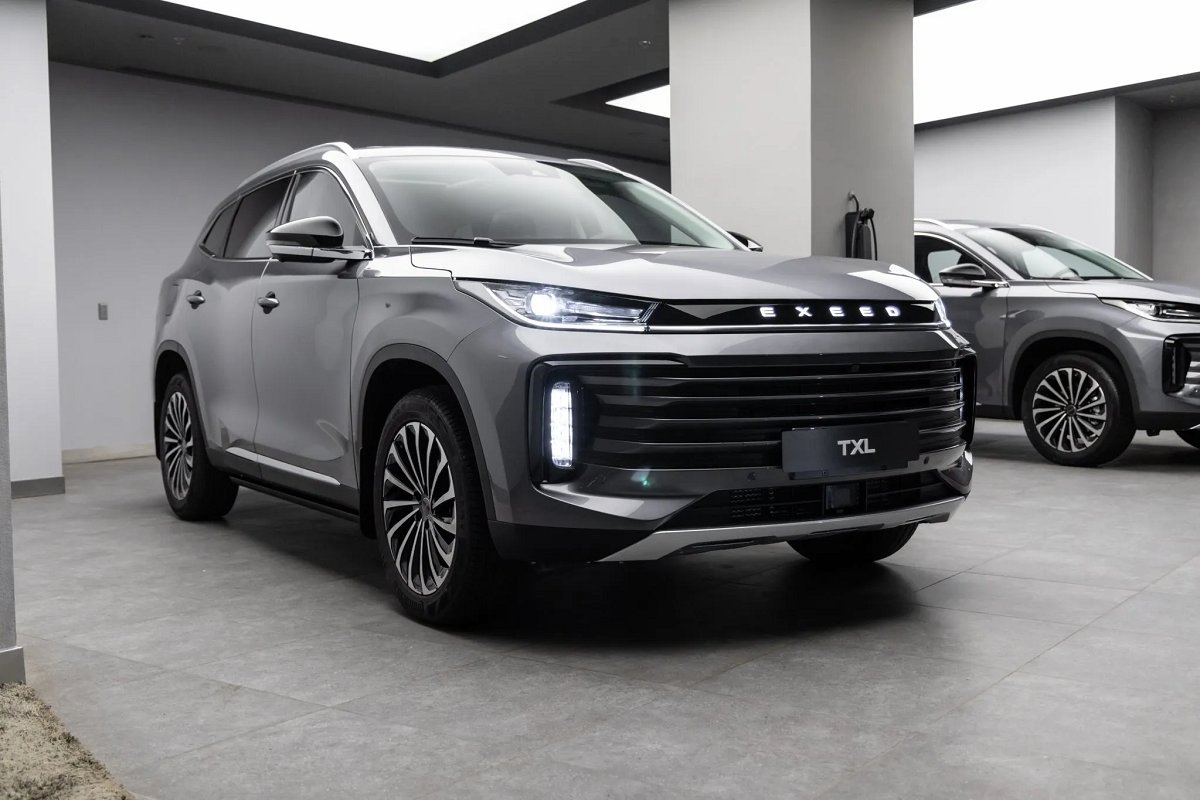 مقایسه کرولا کراس و اکستریم TXL؛ کدام شاسیبلند شرقی ارزش خرید بیشتری دارد؟