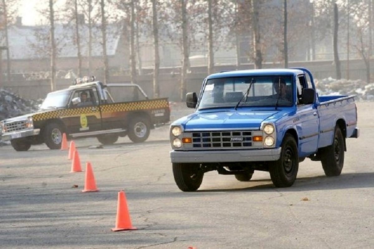 شاخ‌به‌شاخ نیسان آبی و لکسوس؛ تحقیر وانت زامیاد در جاده (فیلم)