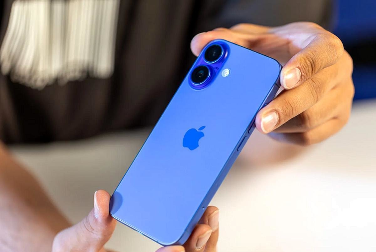 قیمت گوشی سامسونگ، شیائومی و آیفون امروز پنجشنبه ۱۳ شهریور ۱۴۰۴/ پرچمدار اپل چند؟