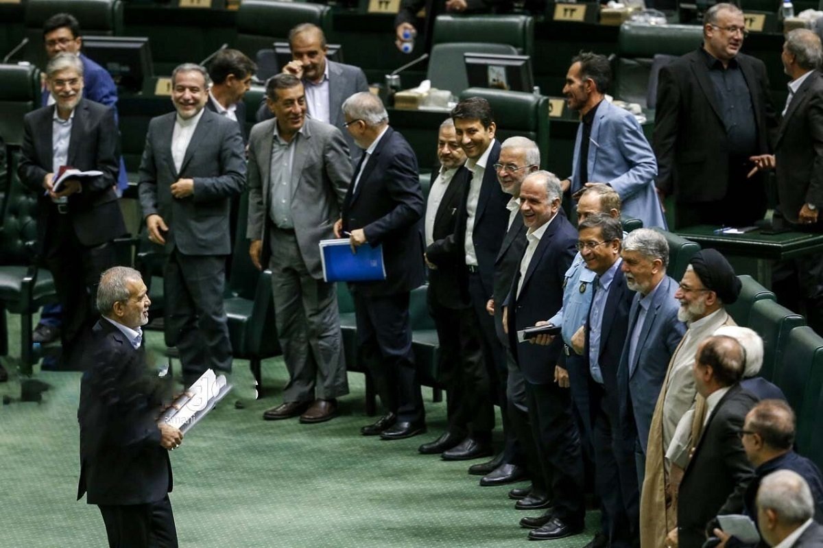 وزرای دولت ماهانه چقدر حقوق میگیرند؟