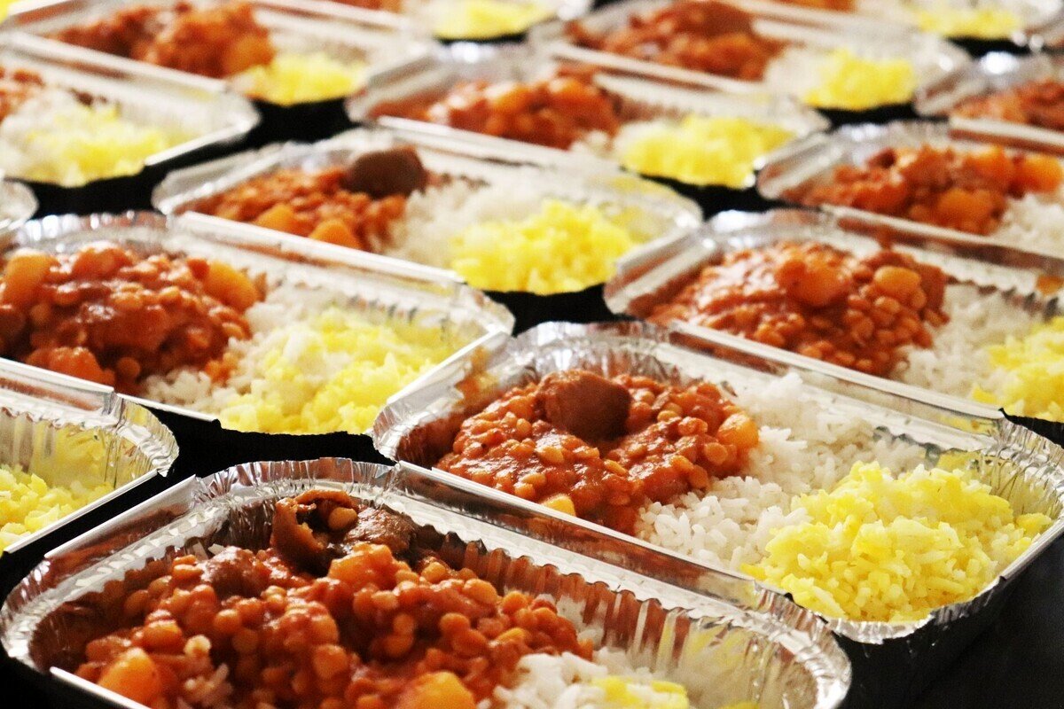 هزینه 100 پرس غذای نذری چقدر است؟