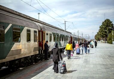 پیش‌فروش بلیط قطار در اسفند؛ سفر با قطار چقدر گران‌ شد؟