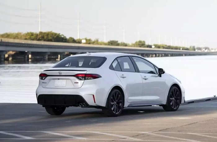 مقایسه قیمت تویوتا لوین و کرولا؛ گران‌ترین مدل 4.8 میلیارد