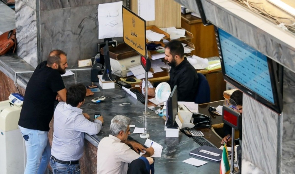 ترمز دولت بر سرعت بانکهای زیانده