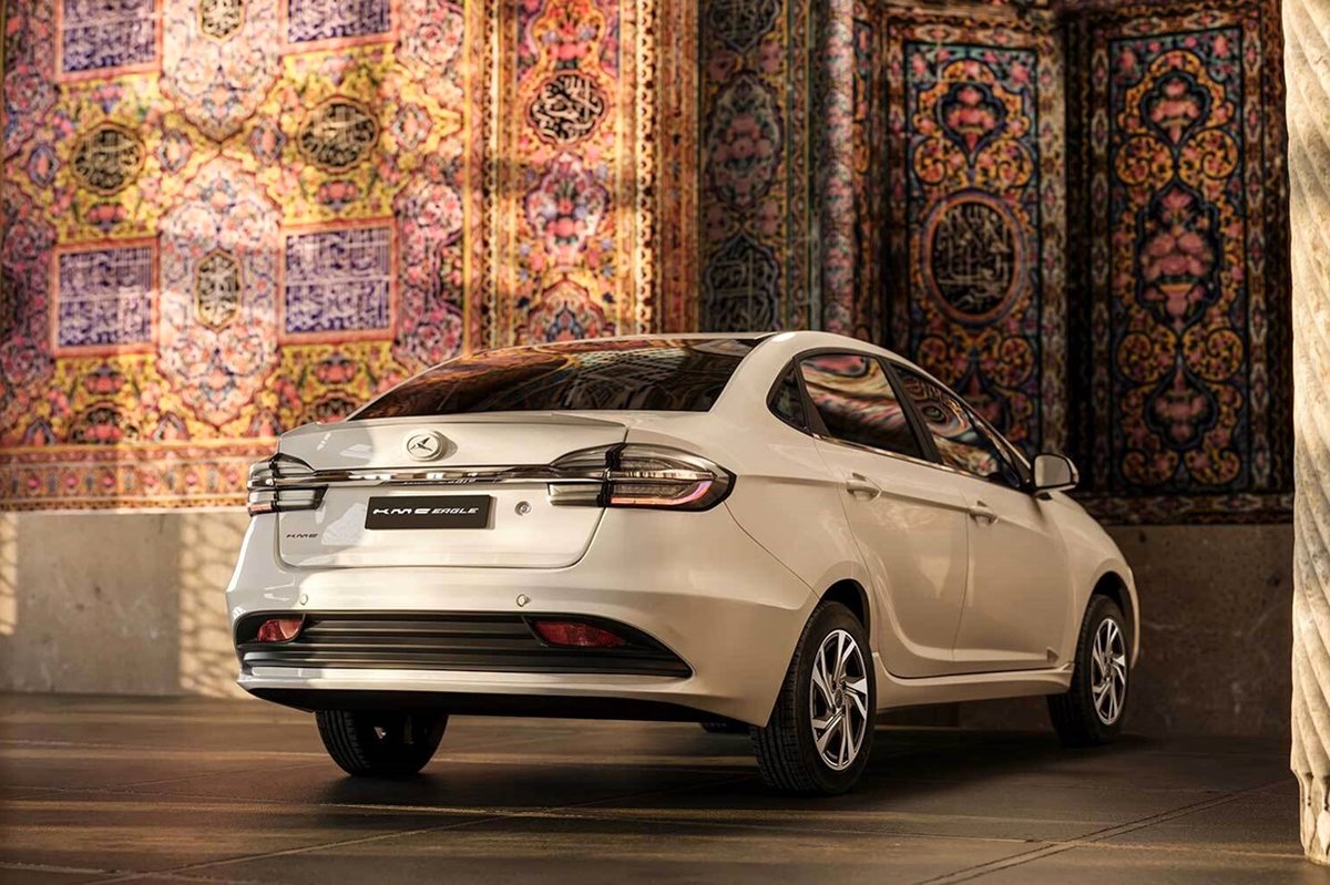 مقایسه کیامسی ایگل و شاهین پلاس؛ دوئل بهترین سدانهای خانوادگی