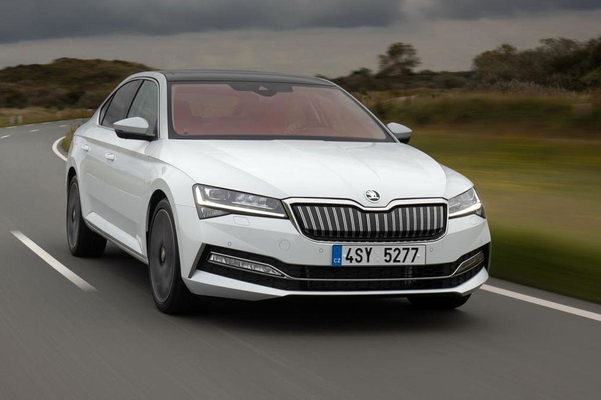 مقایسه مزدا ۳ و اشکودا سوپرب؛ تقابل سدان‌های اروپایی و آسیایی