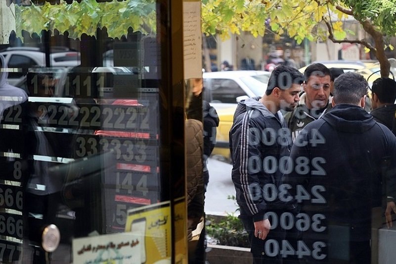 قیمت طلا، سکه، دلار و یورو امروز سهشنبه 28 اسفند/ طلا حوالی مرز هشت میلیون!