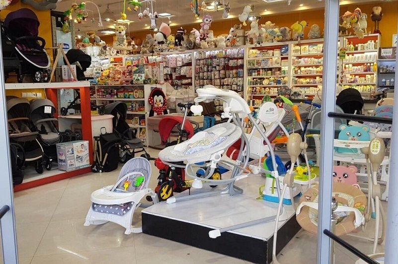 تب سیسمونی لاکچری با هزینههای میلیونی؛ از پستونک تا شیشهشیر طلا!