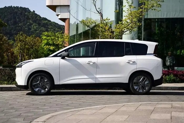 پیشفروش خودرو برقی بستیون ویژه دی ماه آغاز شد؛ موعد تحویل 30 روزه