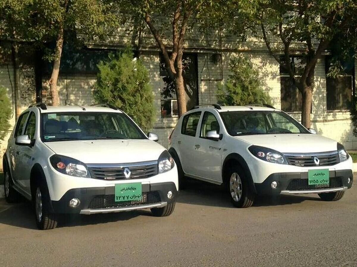 قیمت رنو ساندرو امروز 26 بهمنماه از 1.5 میلیارد عبور کرد