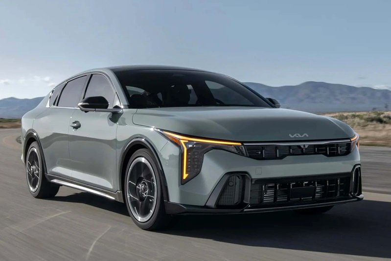 کیا K4؛ سدان کره‌ای به ایران رسید