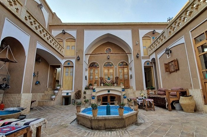 اقامت در اصفهان برای دو شب چقدر آب می‌خورد؟