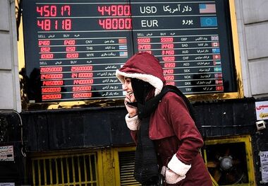 قیمت دلار ظرف یک هفته هفت هزار تومان ریخت