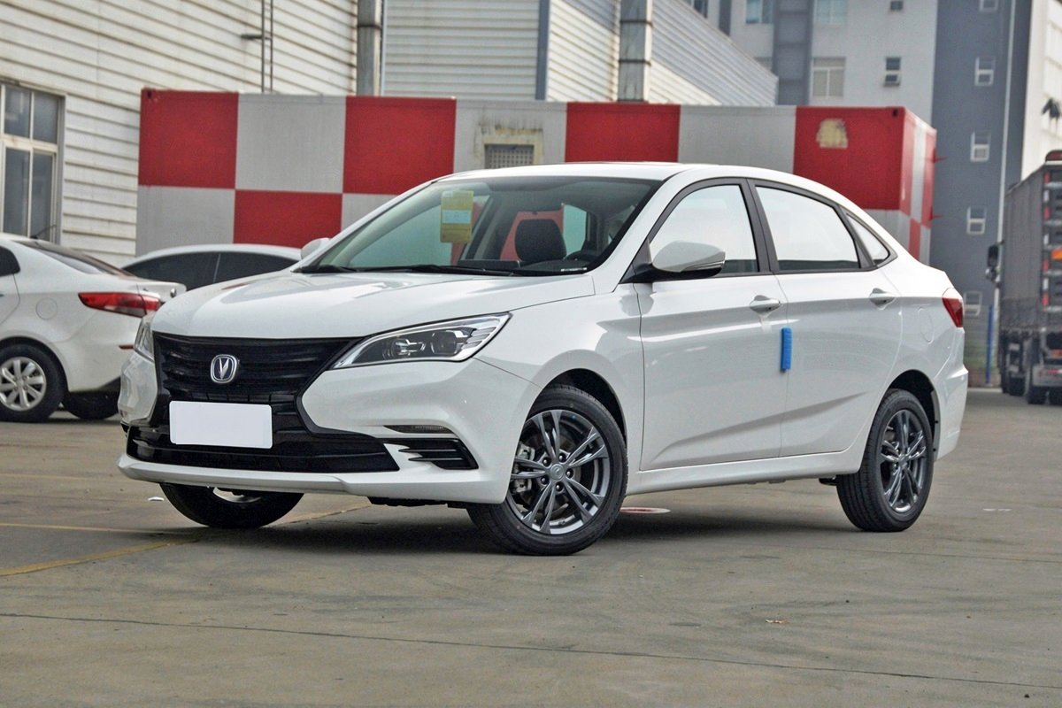 بهمن‌اینوی؛ رقیب شاهین و تارا از راه رسید