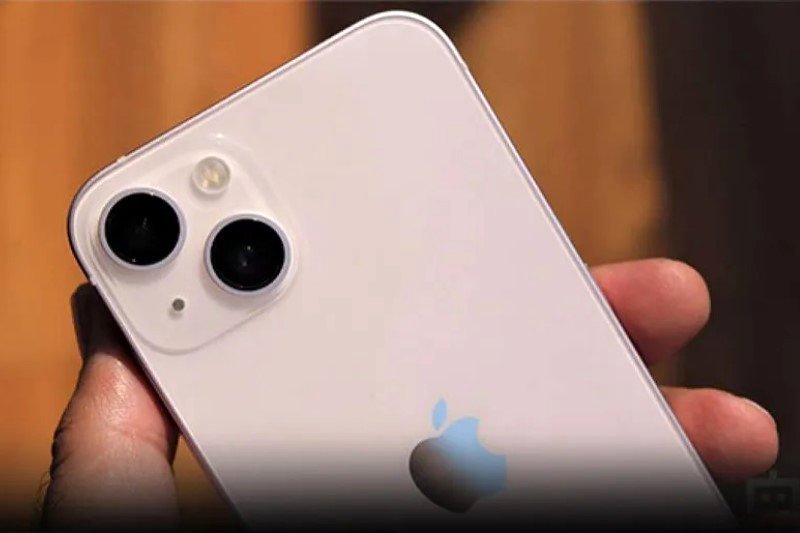 قیمت آیفون سر به فلاک کشید؛ نتیجه شاهکار تعرفه‌ای دولت