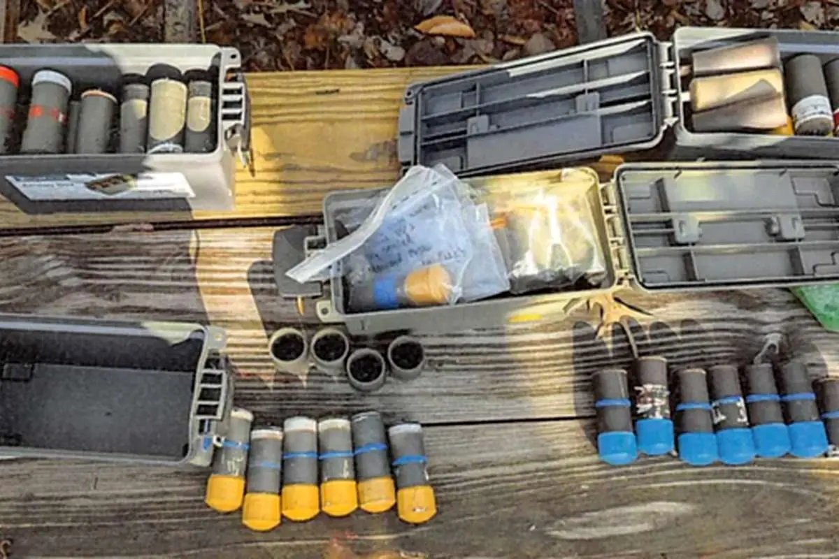 کشف مواد اولیه انفجاری در خیابان نواب (فیلم)