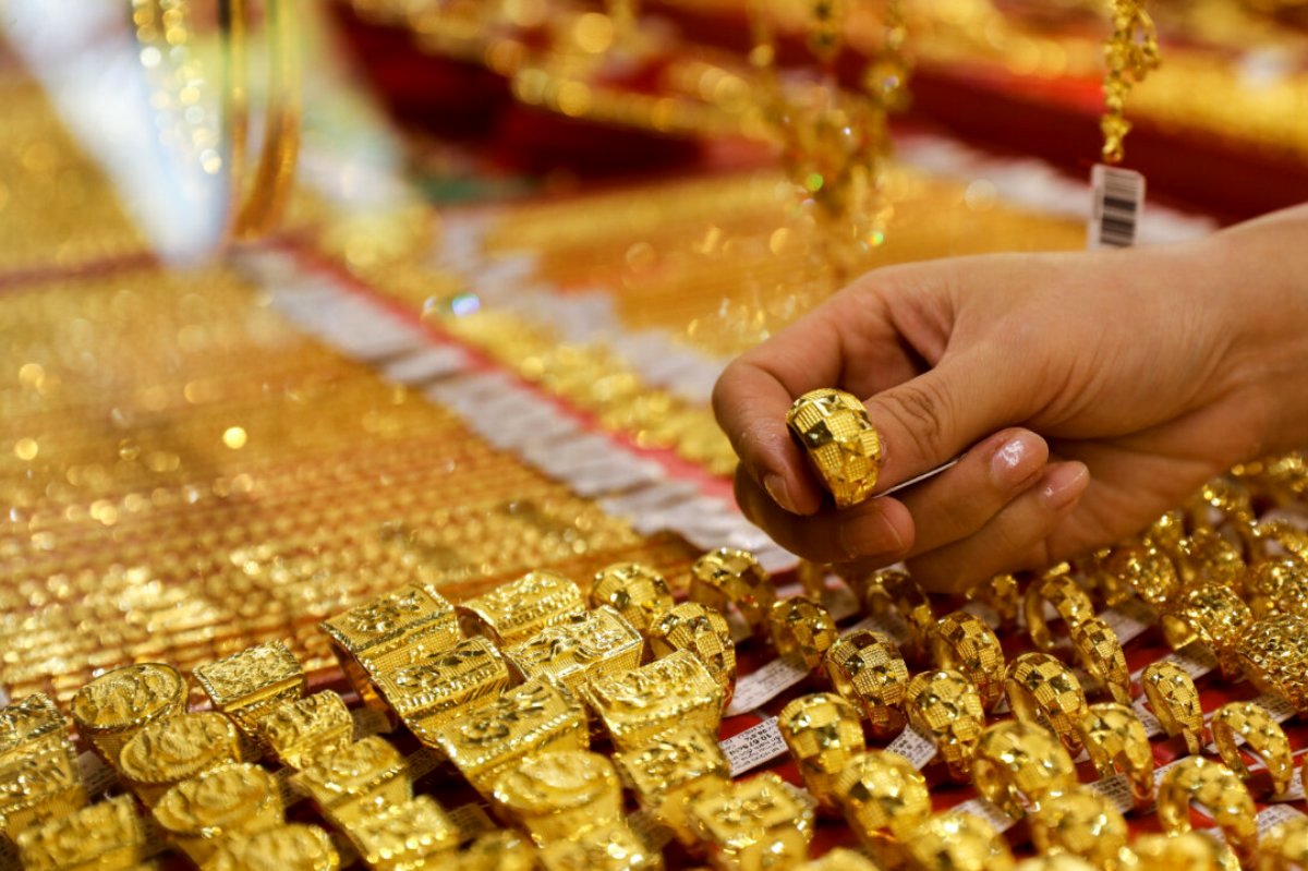 پیش‌ بینی قیمت طلا و سکه ۲۷ خرداد ۱۴۰۳ / بازار طلا مسیر نزولی را ادامه می‌دهد؟