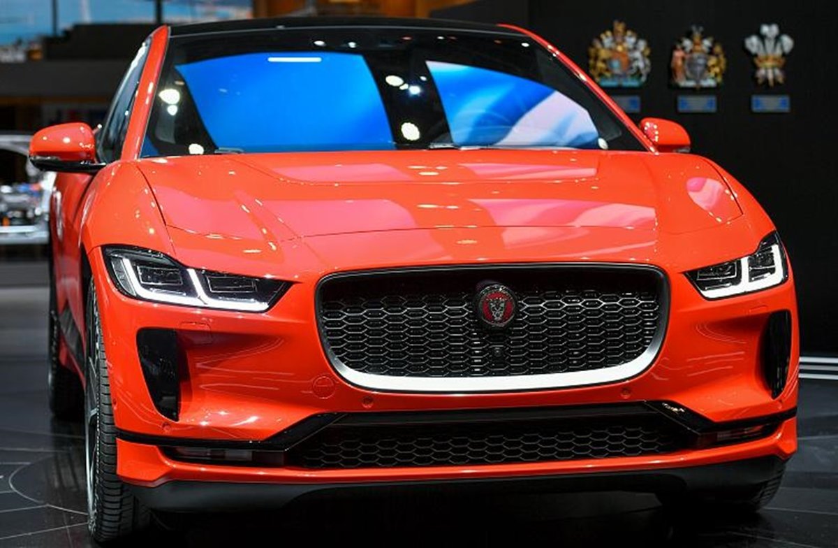 پرحاشیهترین خودرو این روزها وسط برف رونمایی شد