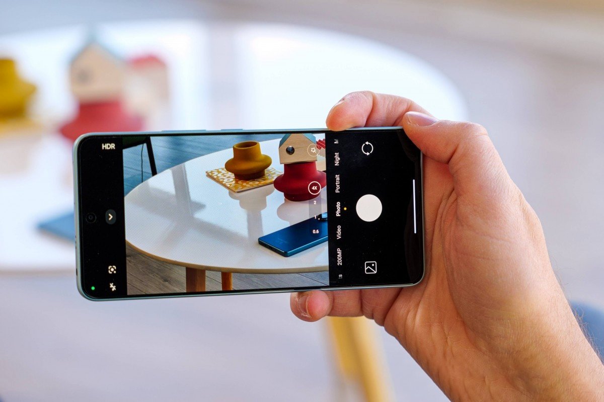 قیمت گوشی سامسونگ، شیائومی و آیفون امروز شنبه 3 خرداد/ میانرده پرفروش چینی چند؟