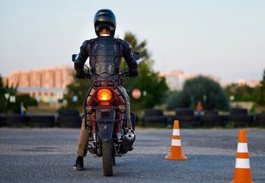 تعیین هزینه دریافت گواهینامه موتورسیکلت بر عهده کیست؟
