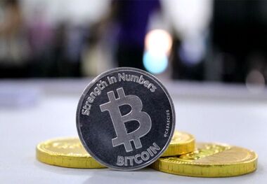 آینده بیت‌کوین زیر سایه ترامپ؛ BTC زیر ۸۰ هزار دلار