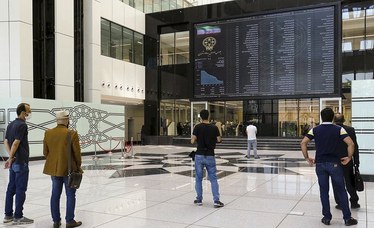 افزایش عجیب خروج پول از بورس