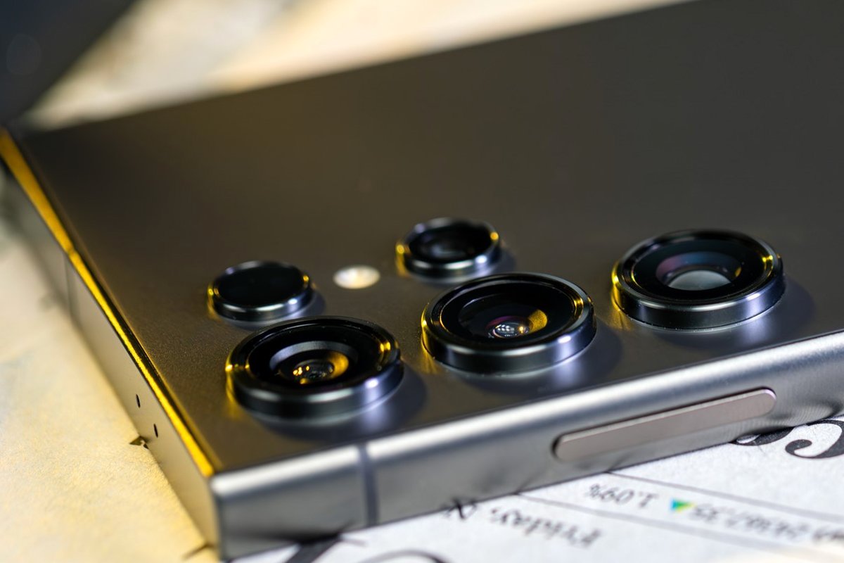 اولین ملاقات با S25 اولترا؛ ضرب شست به آیفون ١۶