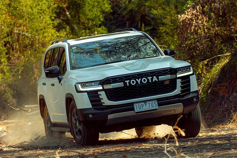 نسخه جدید لندکروزر رونمایی شد