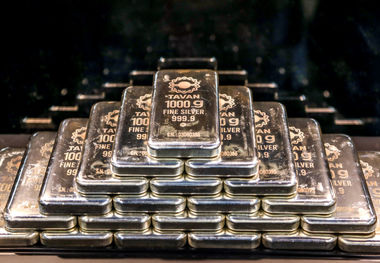 نقره دوباره ترند شد؛ زمان خرید فرا رسید؟