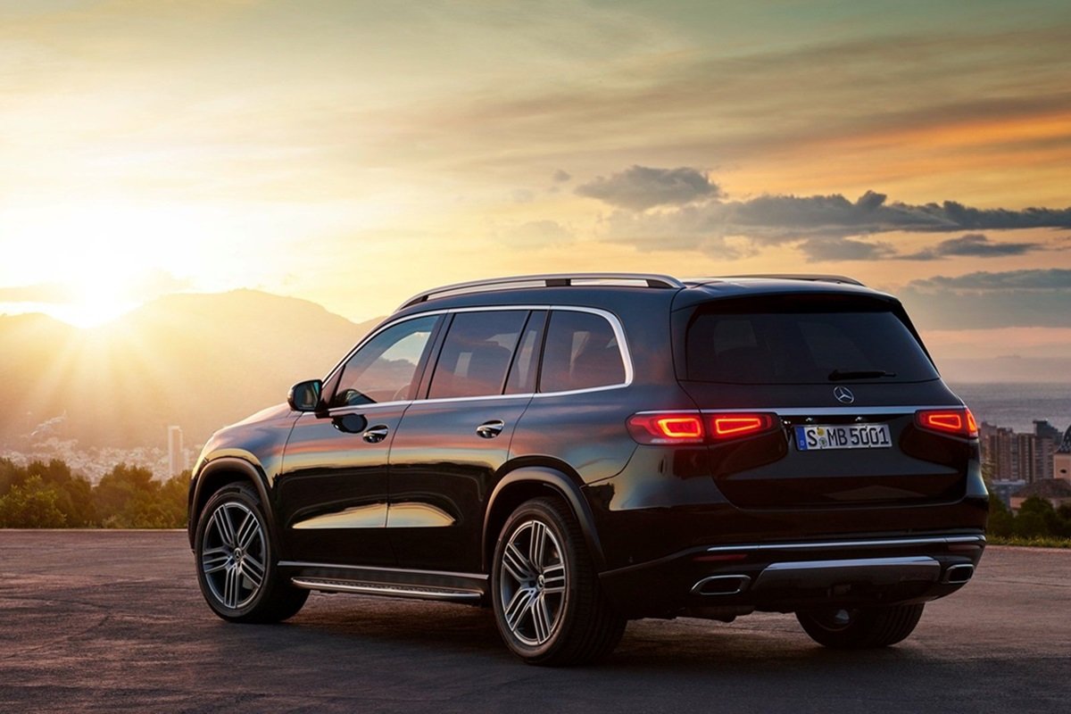 (ویدئو) شاسی‌بلند جدید مرسدس بنز در اتوبان صدر تهران