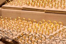 قیمت طلا امروز چهارشنبه ۹ مهر؛ عبور بازار از مرز ۱۰.۵ میلیون