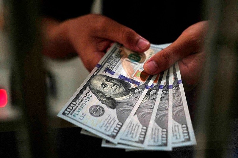 قیمت دلار امروز یکشنبه 13 خرداد 1403/ اسکناس آمریکایی چقدر عرضه می‌شود؟