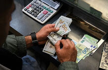 سه پیش‌بینی از قیمت دلار تا پایان سال
