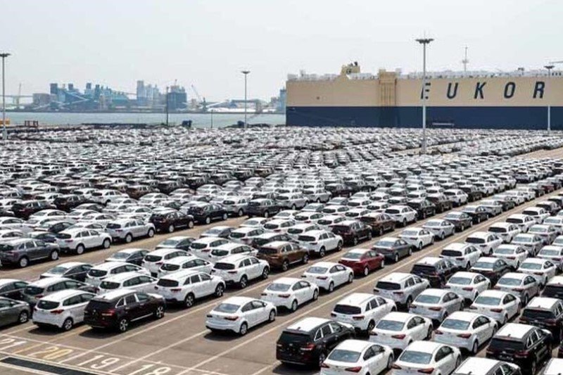 سیل خودرو وارداتی در انتظار ورود به بازار
