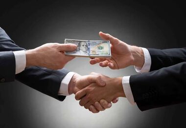 ردپای خریدوفروش دلاری در تهران؛ از پنت‌هاوس تا کمربند!