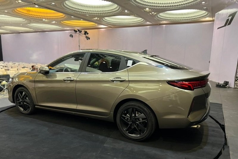 پیش‌فروش کی‌ام‌سی J7 آغاز شد