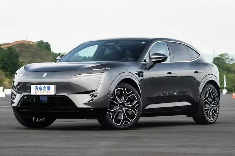 آواتر 11 وارد ایران شد؛ طراحی ایرانی، قلب چینی!