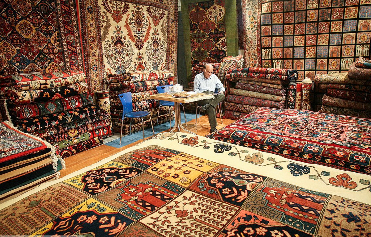 نوبت به قاچاق فرش ایرانی رسید!