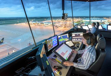 این گروه شغلی رسما حقوق نمی‌گیرند!