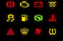 چراغ‌های پشت آمپر خودرو چه معنایی دارند؟