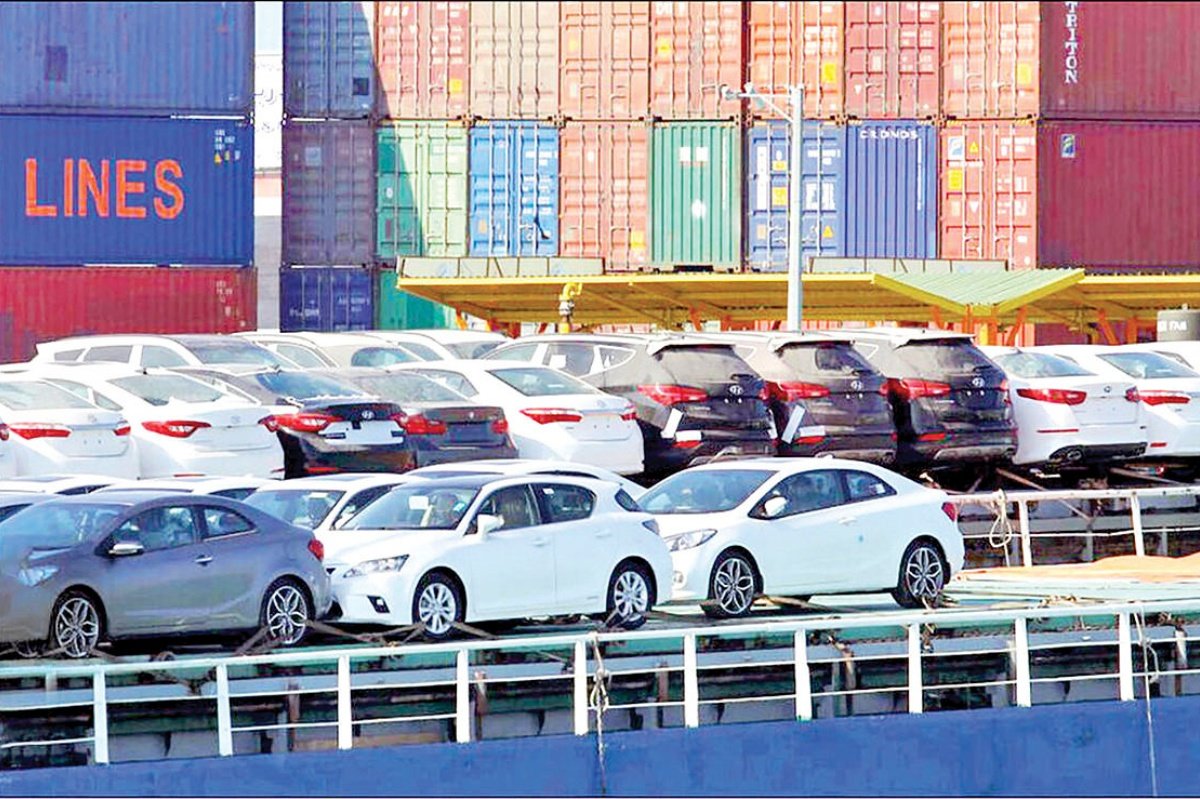 قیمت خودرو با واردات خودروهای خارجی میشکند؟ / روزانه چند خودرو وارد کشور میشود؟